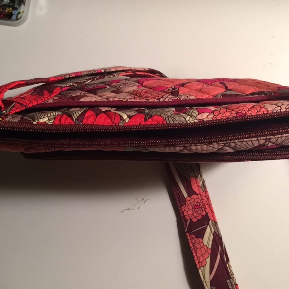 - Floral Vera Bradley Crossbody Bag - Picture 6 of 6
